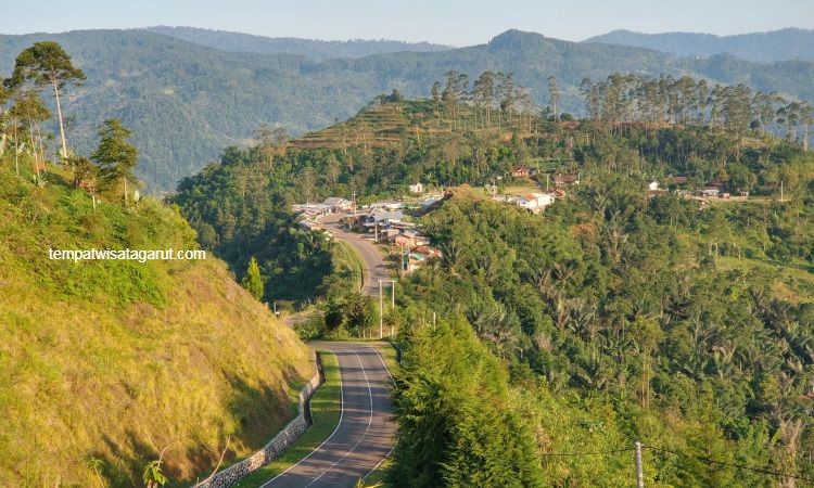 Bukit Lolongokan, Melihat Pemandangan Alam Pegunungan Kecamatan Talegong